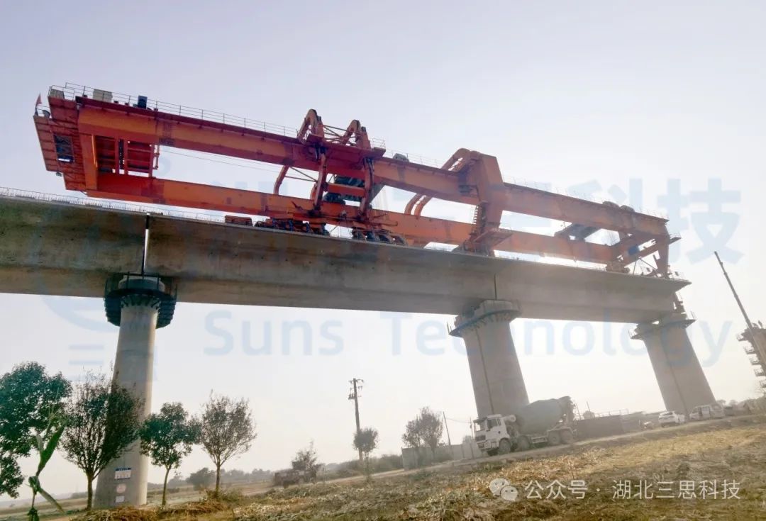 陜西1000噸單導(dǎo)梁架橋機(jī)安全監(jiān)控系統(tǒng)新增功能行業(yè)首創(chuàng)，設(shè)備安全大升
